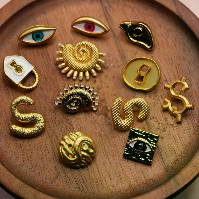 Vintage Collectible Buttons - Vintage Metal Button Artistic Eye Heart