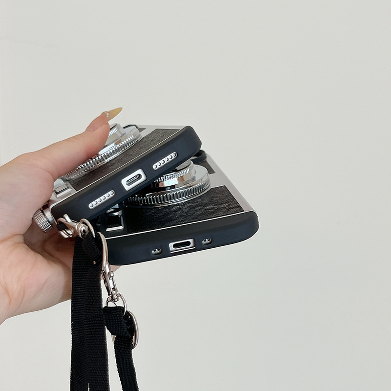 Emily in Paris Vintage Camera  - Vintage Item 리뷰 및 가격
