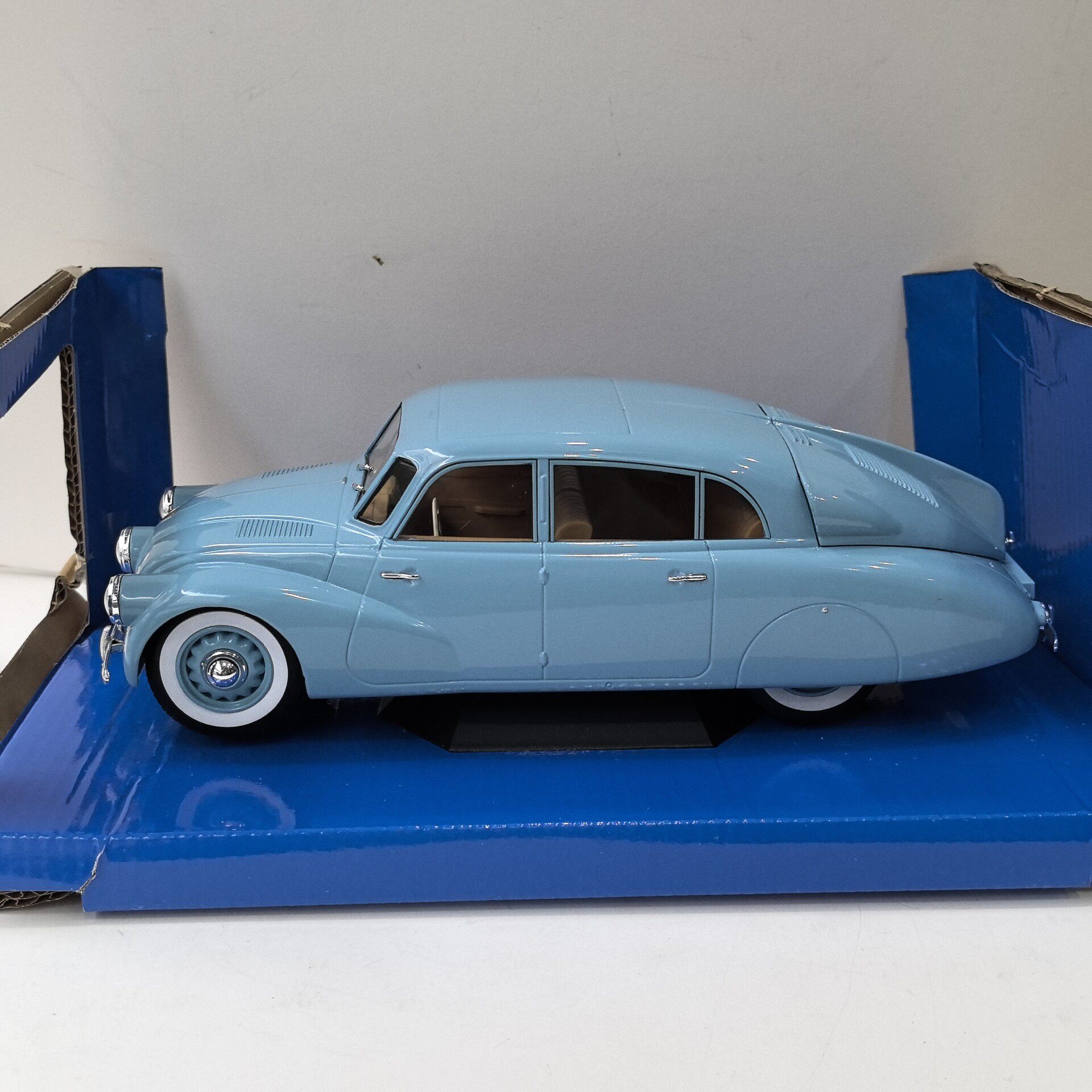 MCG Diecast 1/18 Scale TATRA 8 - Vintage And Collectible Toys 리뷰 및 가격